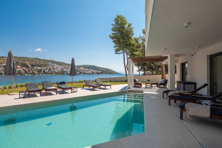 Villa pour 10 personnes, avec balcon à Okrug Gornji - 2