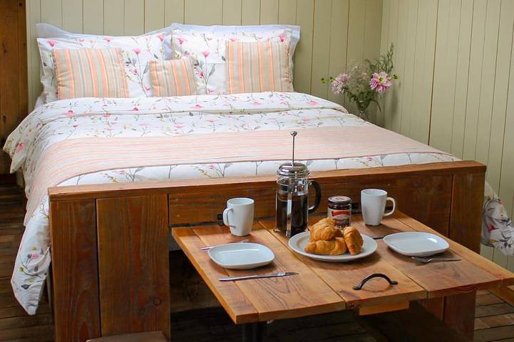 Bertha - sleeps 2 guests  in 1 bedroom in Gloucestershire
