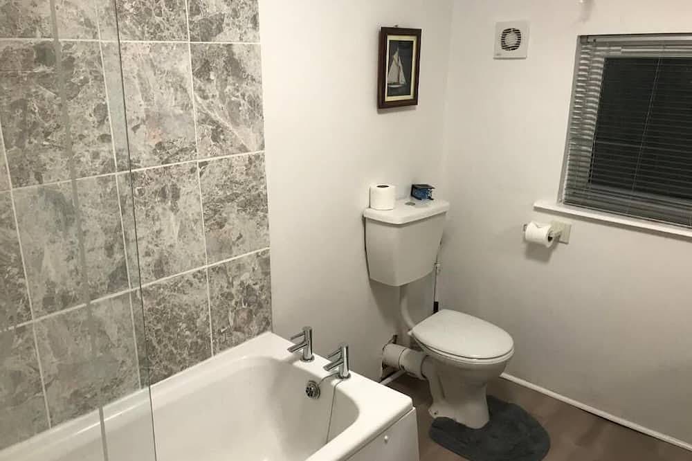 3 bed house, 5 mins walk from Taunton town centre in Taunton, Somerset