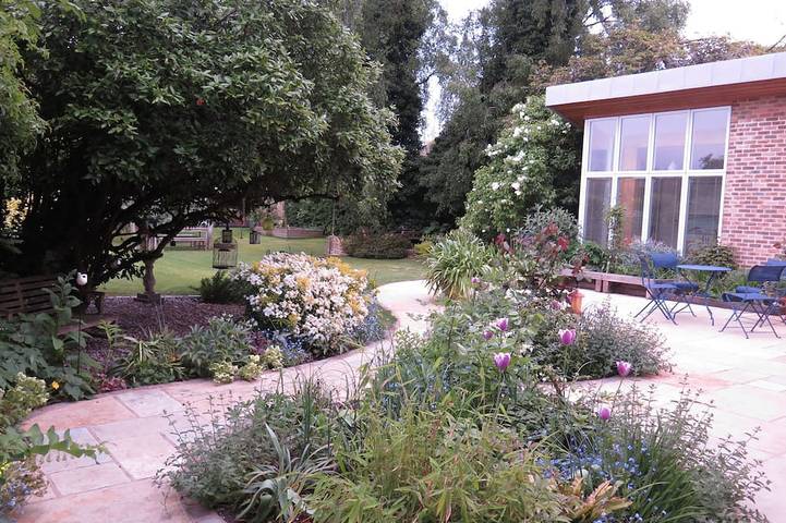 Apartment for 2 people, with garden and terrace in Cambridge