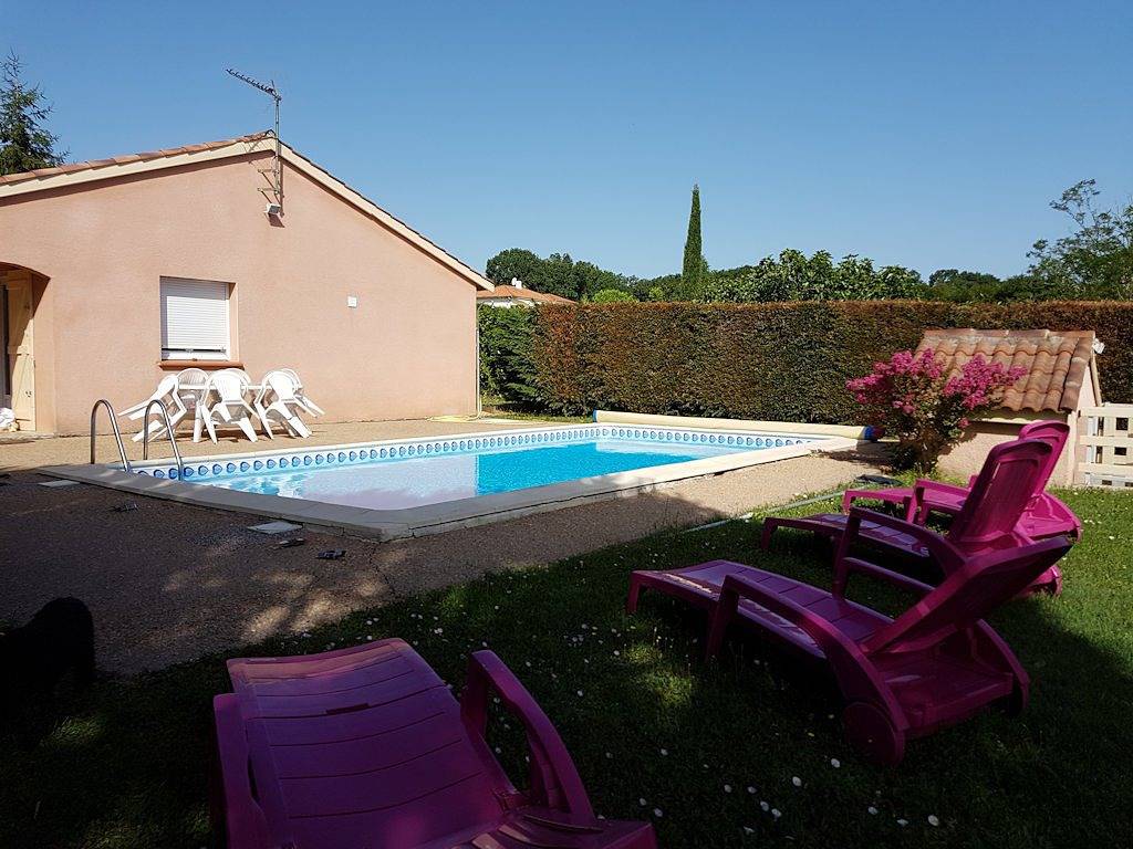 Gite bas - Gîtes Béral avec piscine privée in Condezaygues, Région de Villeneuve-sur-Lot