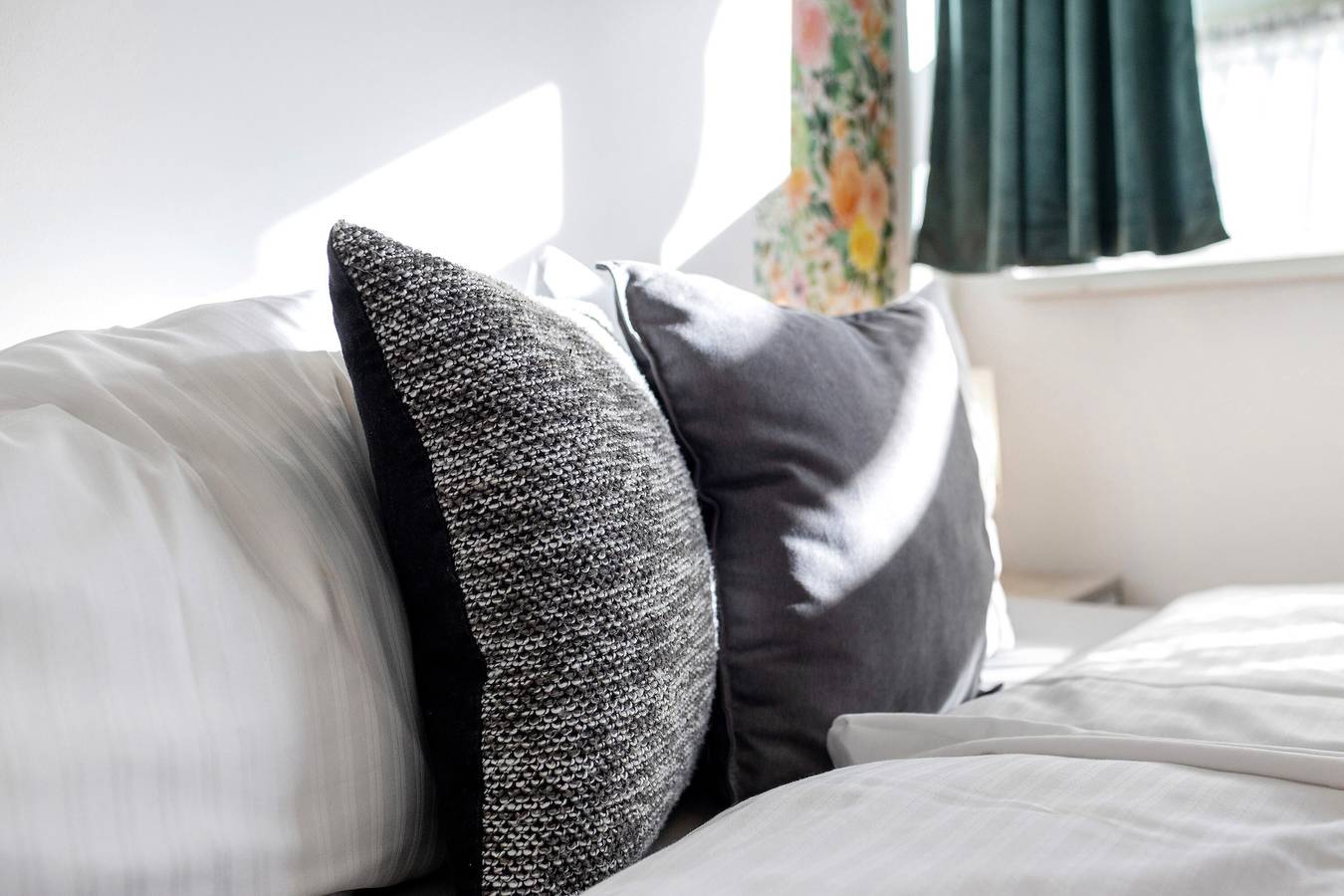 Kamer 'Albrechtshof Kamer Parkzicht 3' met gedeeld terras en wifi in Potsdam, Mittelmark