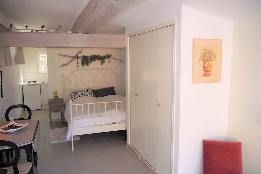 Ganze Wohnung, Charmantes, freistehendes Studio mit eigenem Aussenbereich in Mougins, Cannes und Umgebung