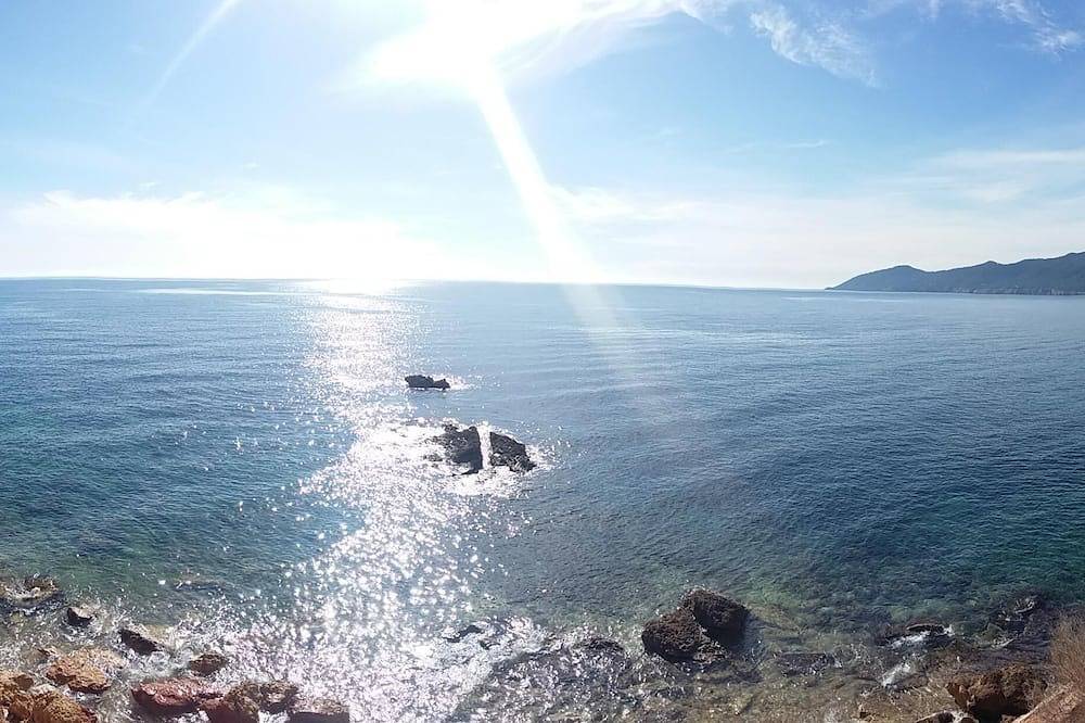 Beautiful Villa in front of the sea. House in first line of sea. in Cala Pada, Santa Eulària des Riu