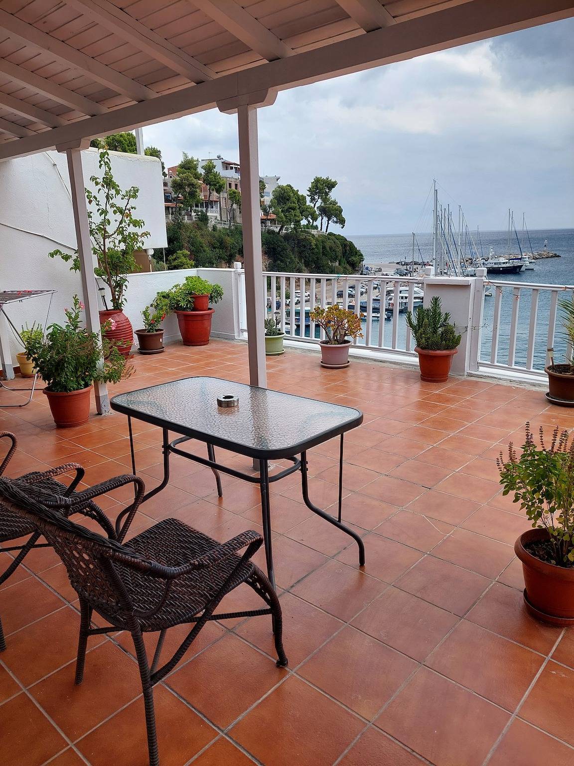 Appartement entier, Appartement « Unit 1 » avec vue mer, Wi-Fi et climatisation in Patitíri, Alonissos