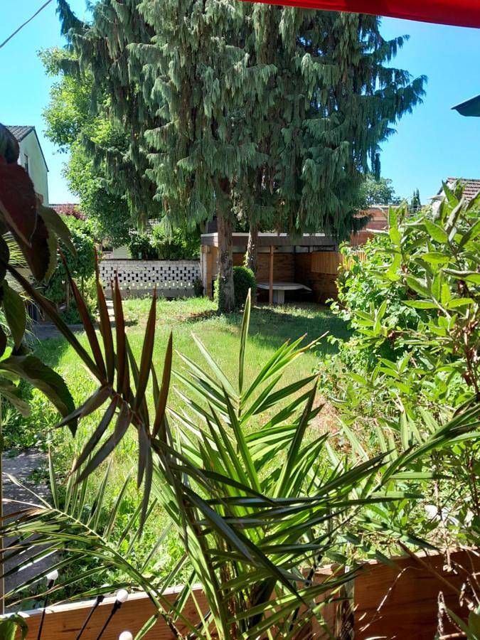 Ferienwohnung für 2 Personen, mit Terrasse und Garten sowie Ausblick
