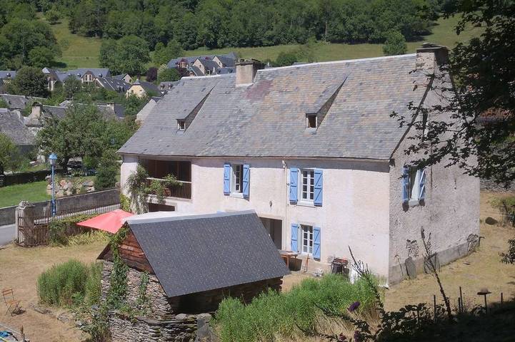 Location de vacances pour 16 personnes, avec balcon et jardin, animaux acceptés à Vielle-Louron