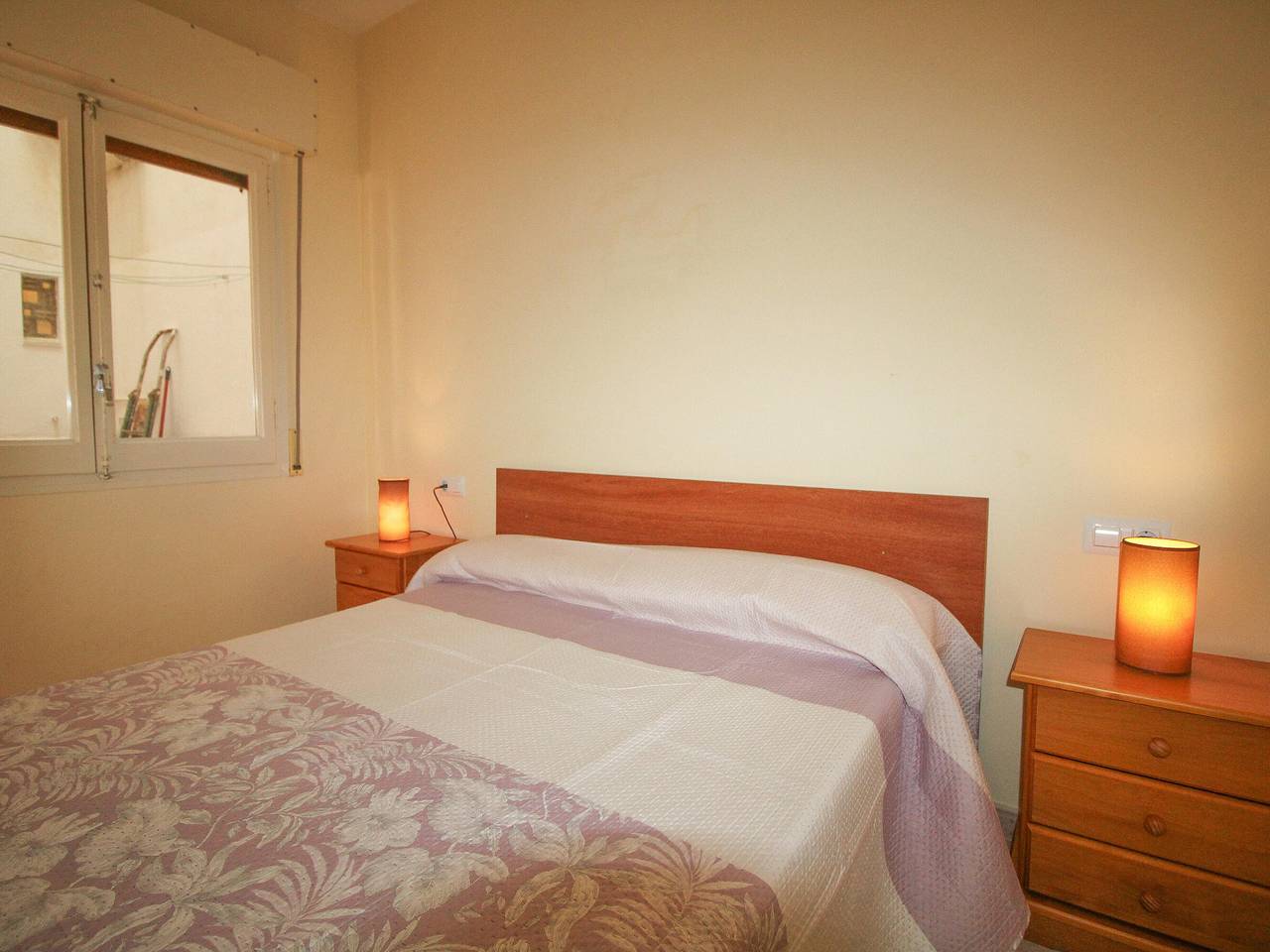 Ganze Wohnung, Gemütliche Wohnung, 100 m vom Strand entfernt, zentrumsnah, ruhige Lage, 3 Zimmer, Wlan ab Juni in Llanca, Oberampurien