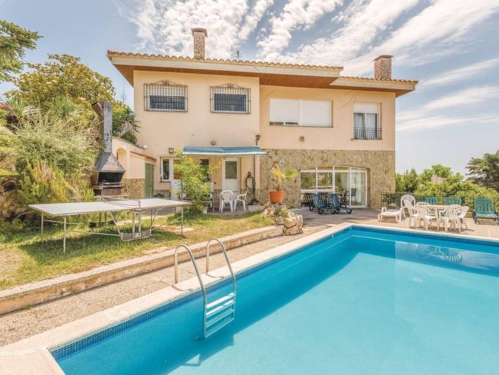 Ferienhaus für 8 Personen, mit Terrasse und Pool sowie Meerblick und Garten, mit Haustier in Lloret de Mar