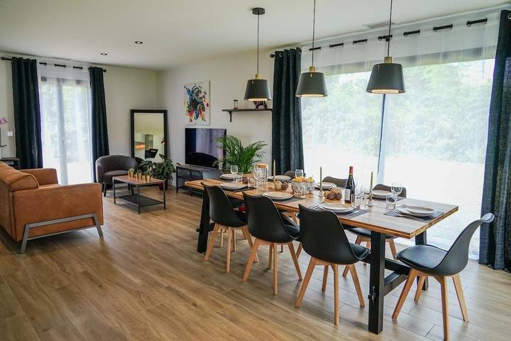 Location de vacances pour 9 personnes, avec jardin dans Arthès - 4