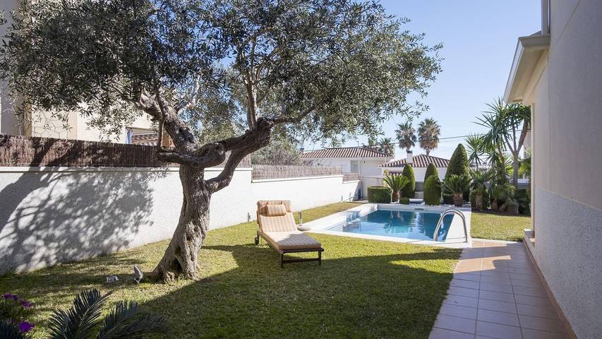 Casa rural para 8 personas, con jardín y piscina en Bajo Penedés - 2