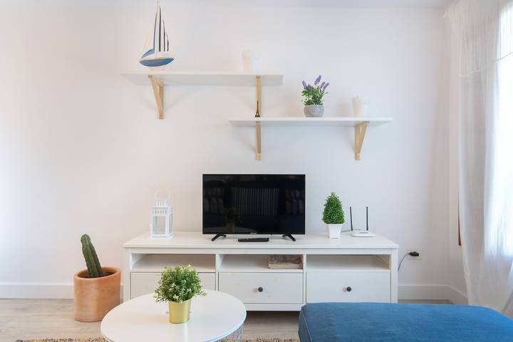 Entire apartment, Stylish Holiday Apartment "Vela" Close to the Beach with Wi-Fi & Terrace in Honda Beach, San Bartolomé