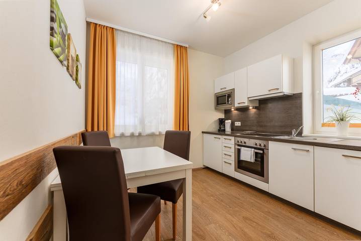 Ferienwohnung für 3 Personen, mit Ausblick und Garten, kinderfreundlich in Schladming