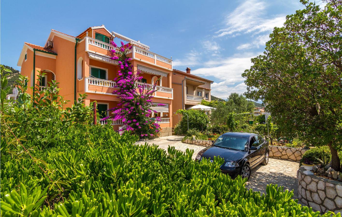 Ganze Ferienwohnung, Gemütliche 2-Zimmer-Wohnung in der Nähe der Küste und des Stadtzentrums mit WLAN und Terrasse in Barbat na Rabu, Rab