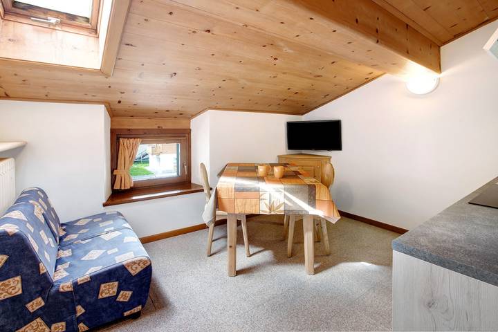 Entire apartment, Apartment 'Elisabetta n2' with Mountain View & Wi-Fi in Livigno (Town), Livigno
