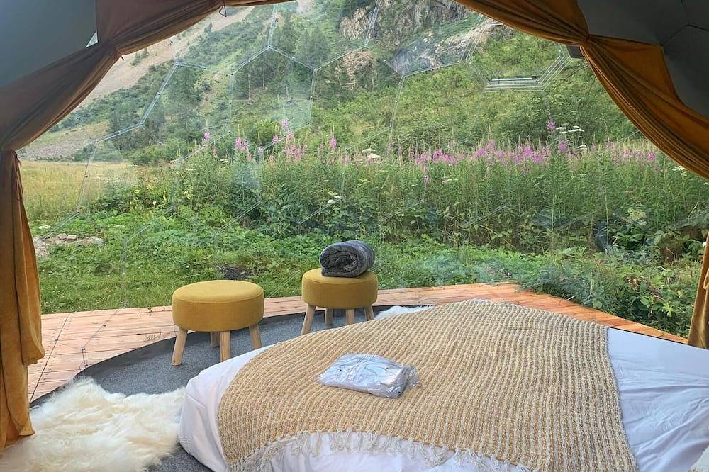 Thelynx.ch : Cosy dome in the alps in Salvan, Wallis