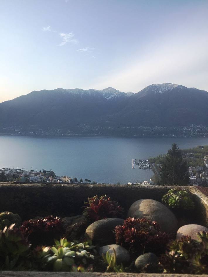 Ferienwohnung für 4 Personen, mit Ausblick und Garten sowie Sauna und Seeblick in Orselina