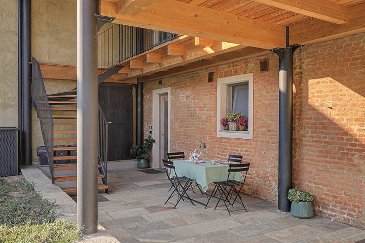 Room 'Francesca' with Private Terrace, Shared Garden and Wi-Fi in Vicoforte, Ligurian Alps