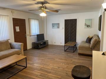 Villa for 4 Guests in Palm Springs, Coachella Valley, Picture 2