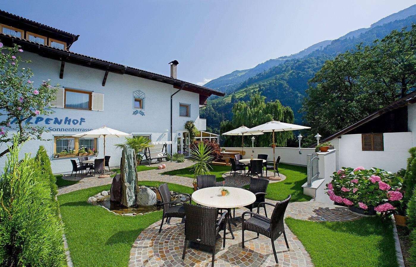 Appartamento intero, Appartamento "Alpenhof Lodge Hirzer" con vista sulle montagne, piscina comune e Wi-Fi in Saltusio, San Martino in Passiria