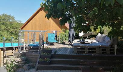 Chambre d’hôte pour 2 personnes, avec jacuzzi et jardin ainsi que sauna et piscine en Bourgogne-Franche-Comté