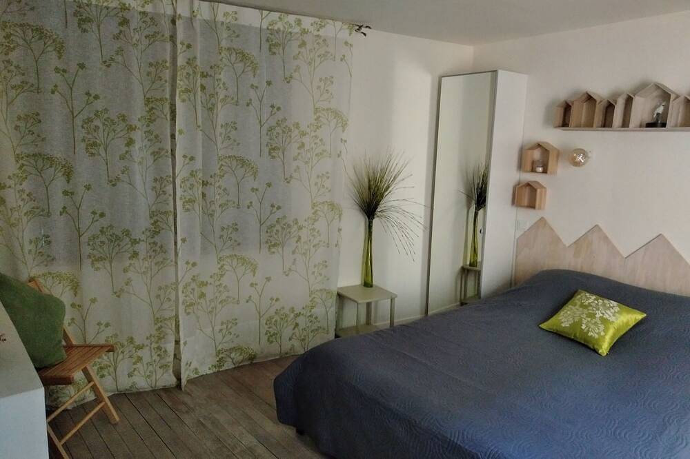 Maison atypique bord de Seine in Champagne-sur-Seine, Seine-et-Marne