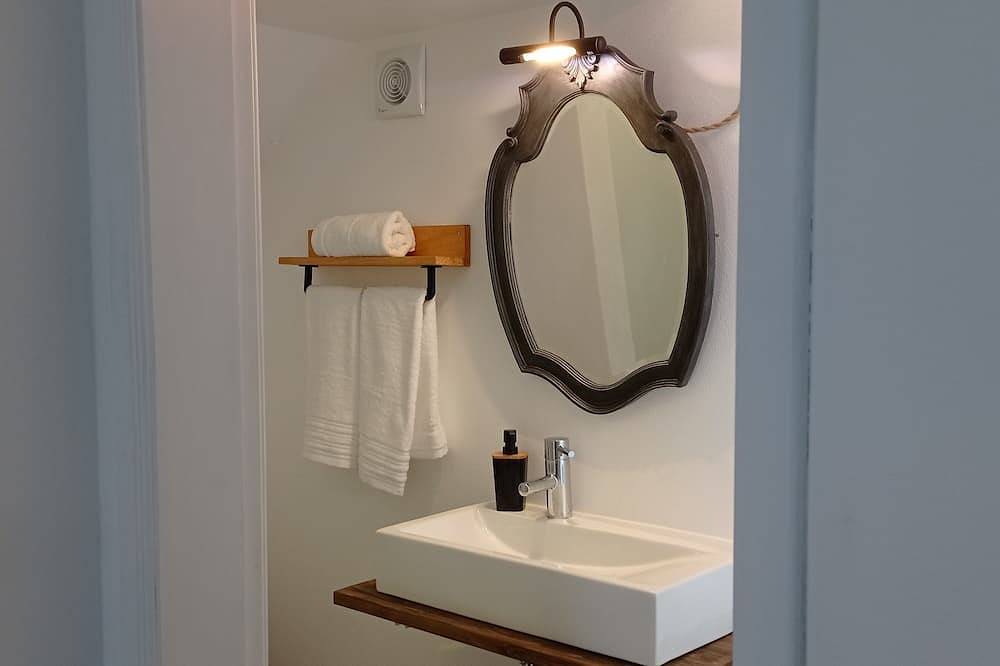 Ganze Wohnung, Complete vacation studio for 4 people near beaches and Óbidos Castle in Vau, Leiria District