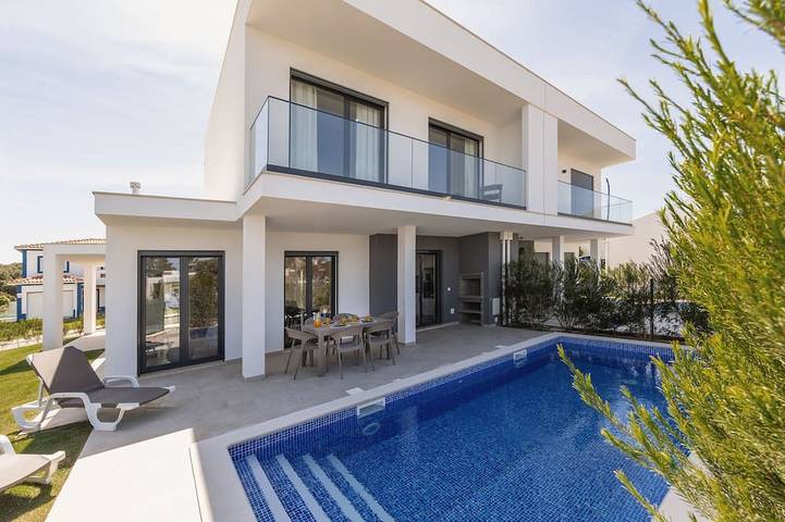 Villa für 8 Personen, mit Balkon und Garten - 1