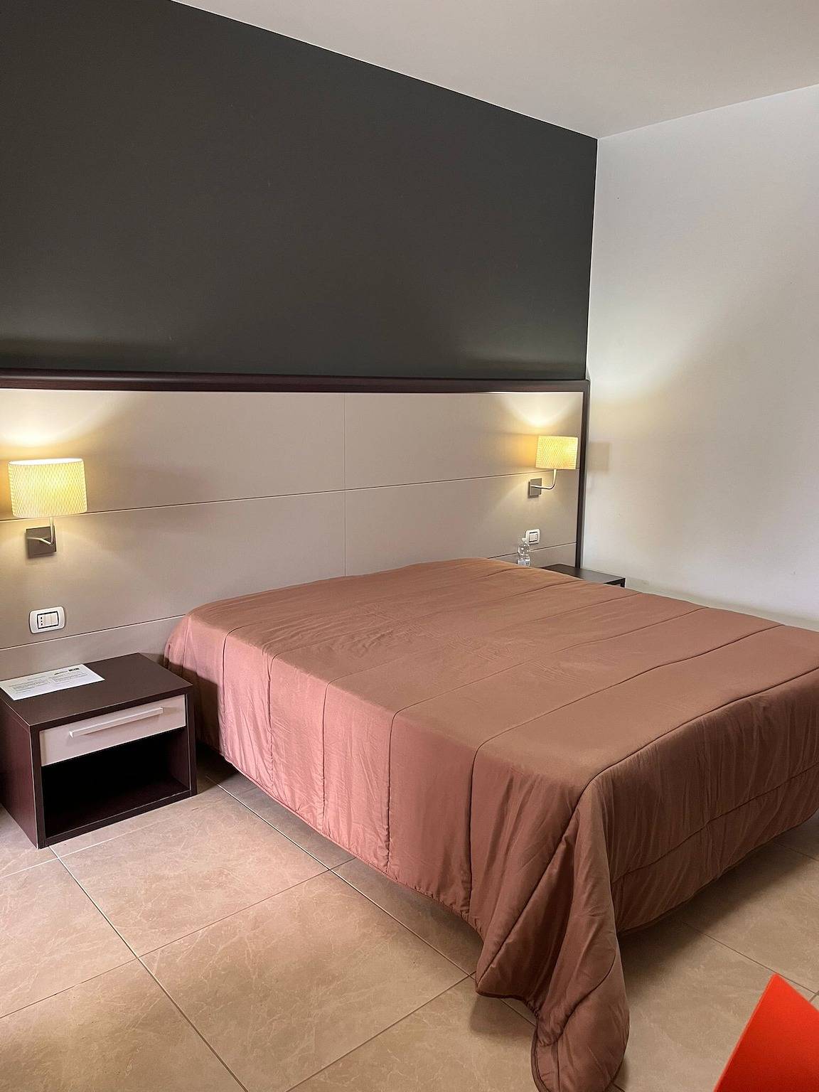 Camera 'Calura' con Vista Giardino, Wi-Fi e Aria Condizionata in Provincia di Caltanissetta