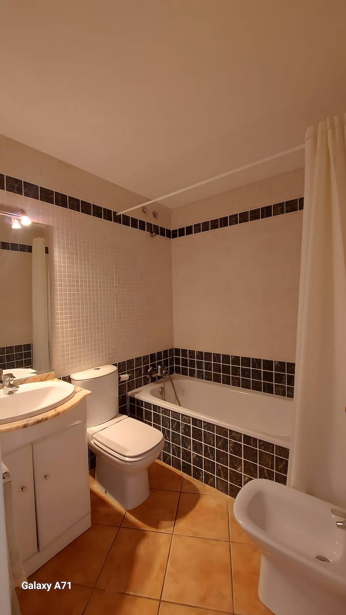 Apartamento entero, Apartamento 'Apto La Kalma Denia Las Marinas' con piscina compartida, Wi-Fi y aire acondicionado in El Palmar, Costa Blanca