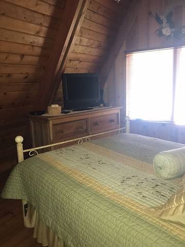 Log Cabin for 12 Guests in Lake Almanor, Plumas County, Picture 1