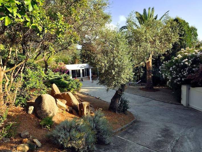 Location de vacances pour 8 personnes, avec vue et jardin dans Plage du Ruppione - 4