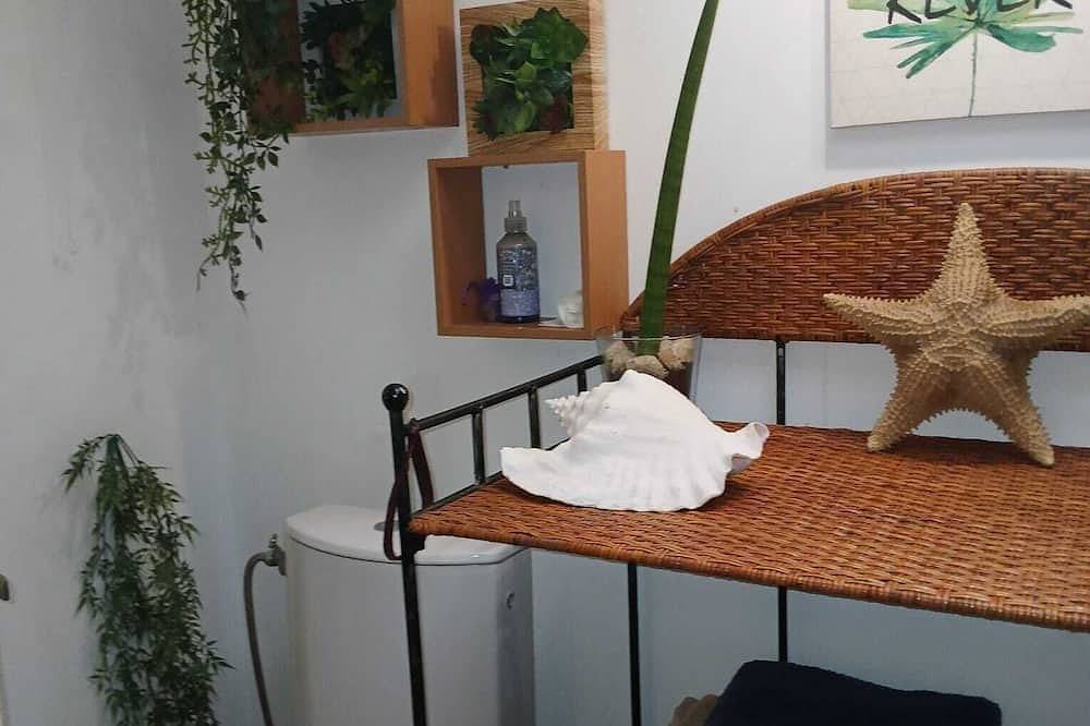 Le cocon provençal, gîte with private jacuzzi in Vers-Pont-du-Gard, Nimes region