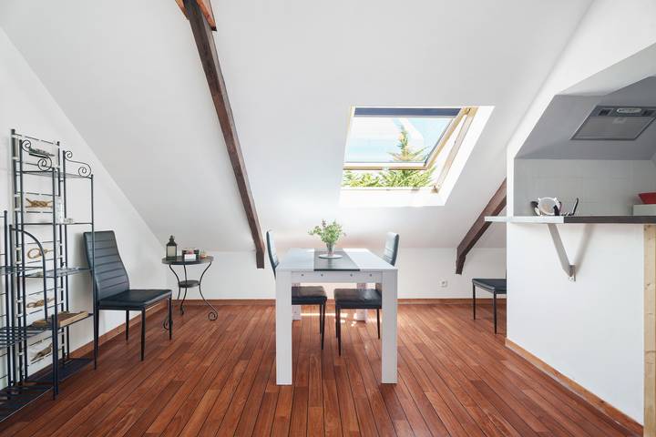 Entire apartment, Marine Apartment 2nd Floor Near the Beach in Cancale, Mont-Saint-Michel Bay