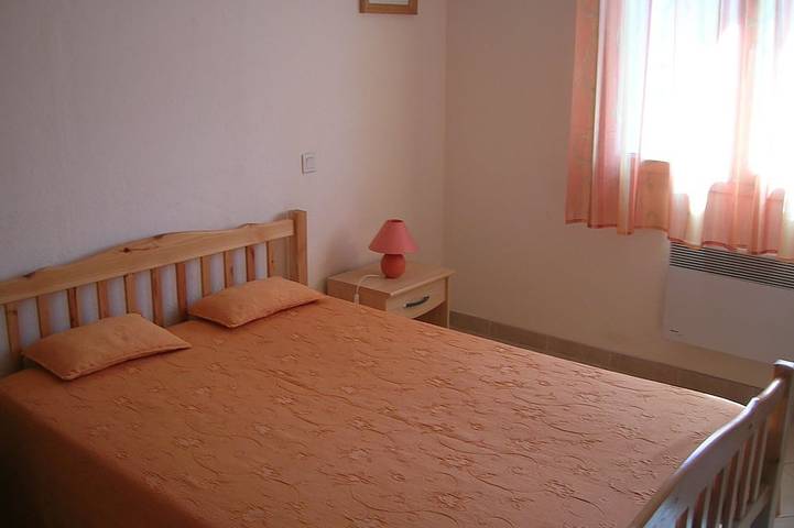 Location de vacances pour 4 personnes, avec terrasse et jardin à Aléria - 2