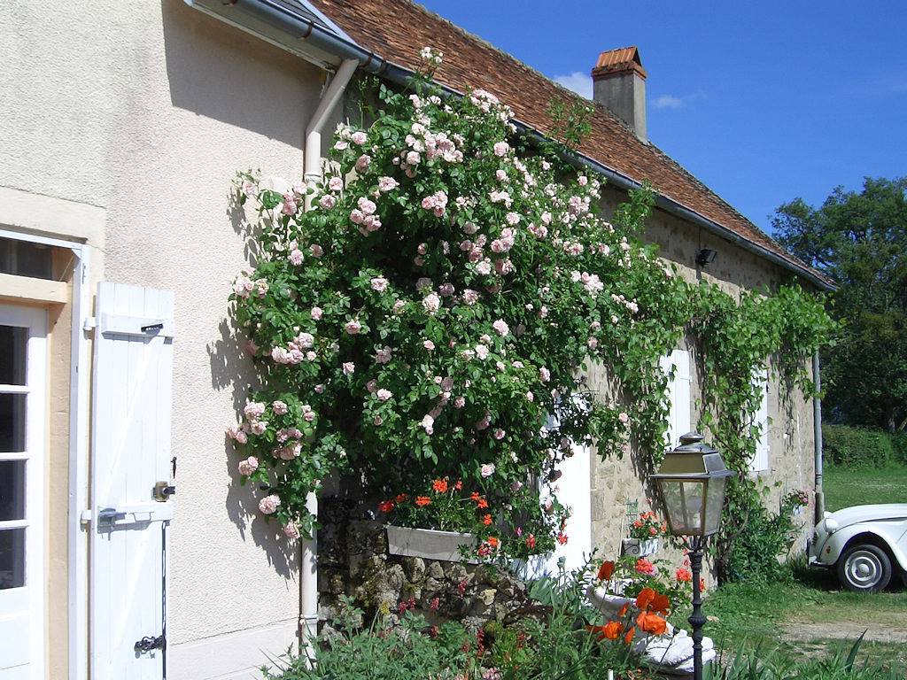 "La Petite Maison", le Grand Massé - Chambre Rouge in Maux, Parc naturel régional du Morvan