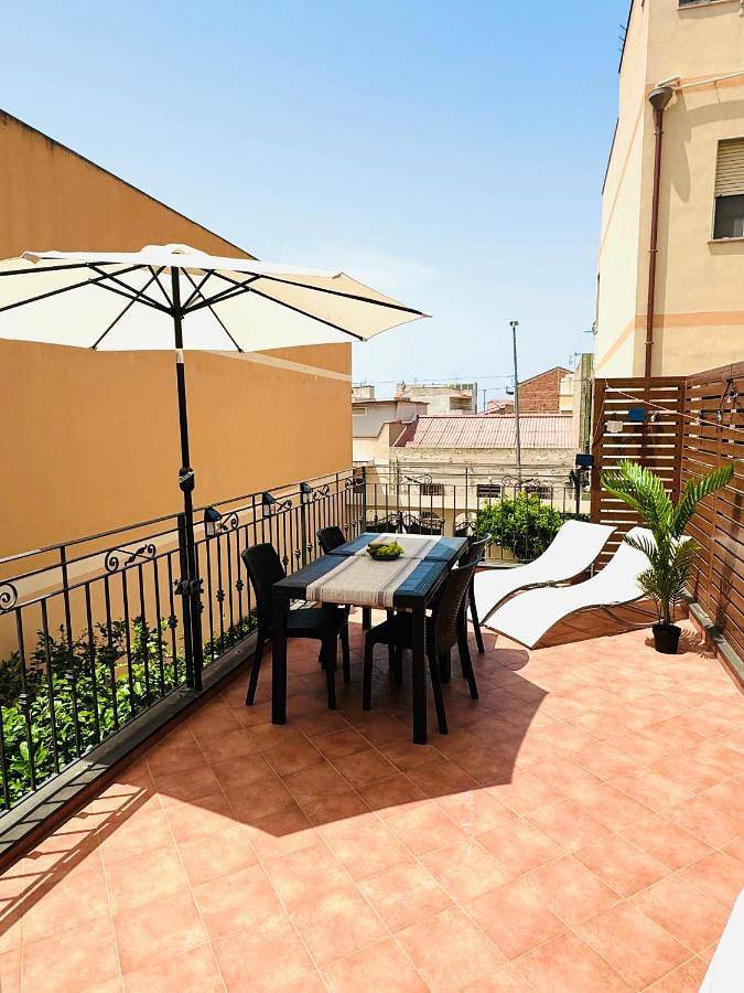 Gîte pour 6 personnes, avec vue et terrasse à Torre Faro