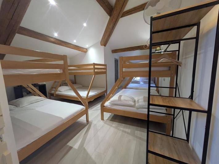 Chambre d’hôte pour 2 personnes, avec piscine et jardin ainsi que jacuzzi et sauna à Saint-Geniès-des-Mourgues - 2