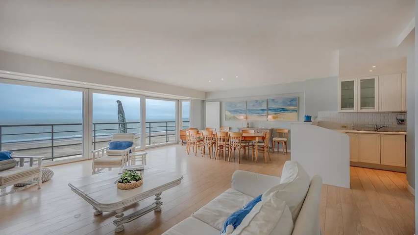 Location de vacances pour 9 personnes, avec balcon en Mer du Nord (Belgique)