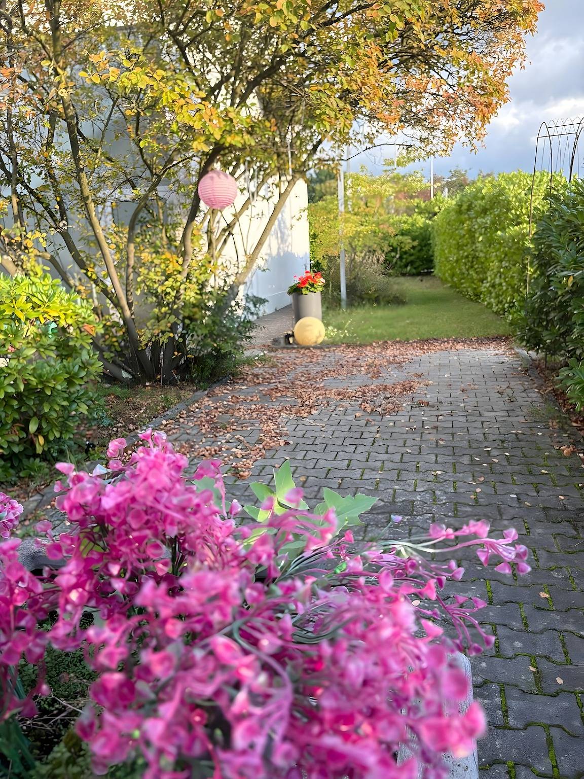 Appartement entier, Appartement « Schöne 2-Zi-whg Küche Bad Terrasse » avec terrasse, jardin privés et Wi-Fi in Heusenstamm, Arrondissement d'Offenbach