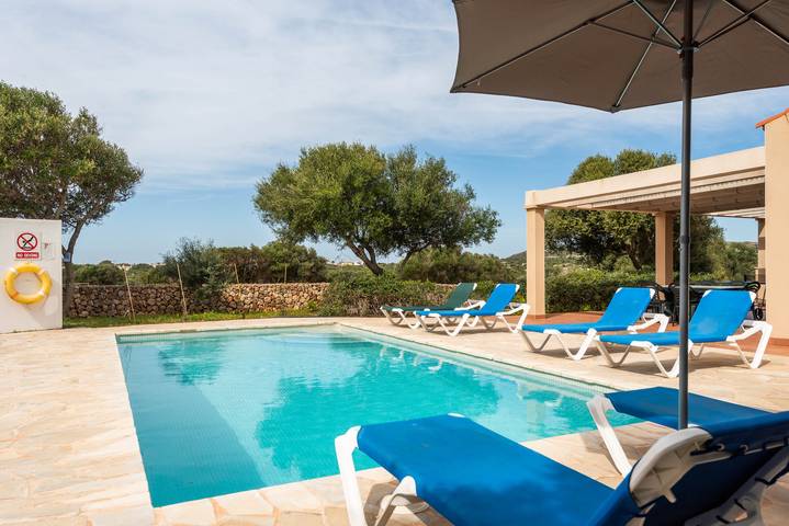 Location de vacances pour 6 personnes, avec terrasse et jardin à Cala en Blanes - 2