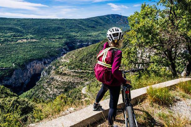 Appartement entier, Camping 3* ! Proghe Des Gorges Du Verdon Et Lac De Ste Croix 04500 ! Tout Equipe ! Champs De Lavandes ! Calme ! Nbres Activites ! Randonnees ! Nautisme ! in Sainte-Croix-du-Verdon, Gorges du Verdon