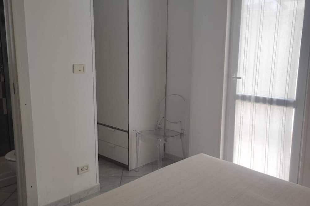 Ganze Wohnung, Detached apartment overlooking beach and sea 2 steps from center. in Carovigno, Salento