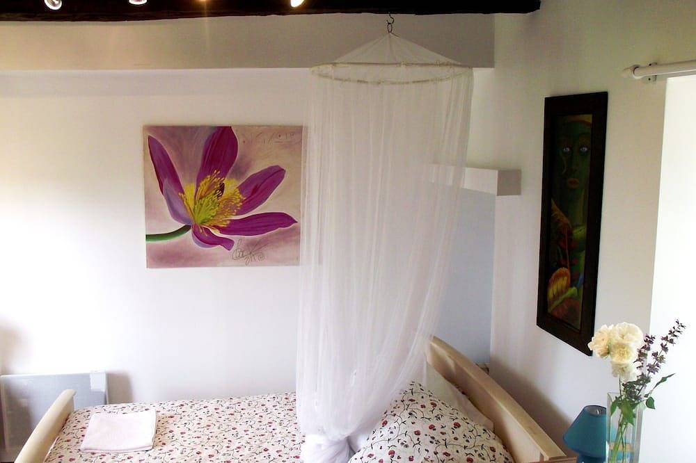 Granero viejo. Casa rural con impresionantes vistas al castillo y al valle. in Rouffignac-Saint-Cernin-de-Reilhac, Périgord Noir