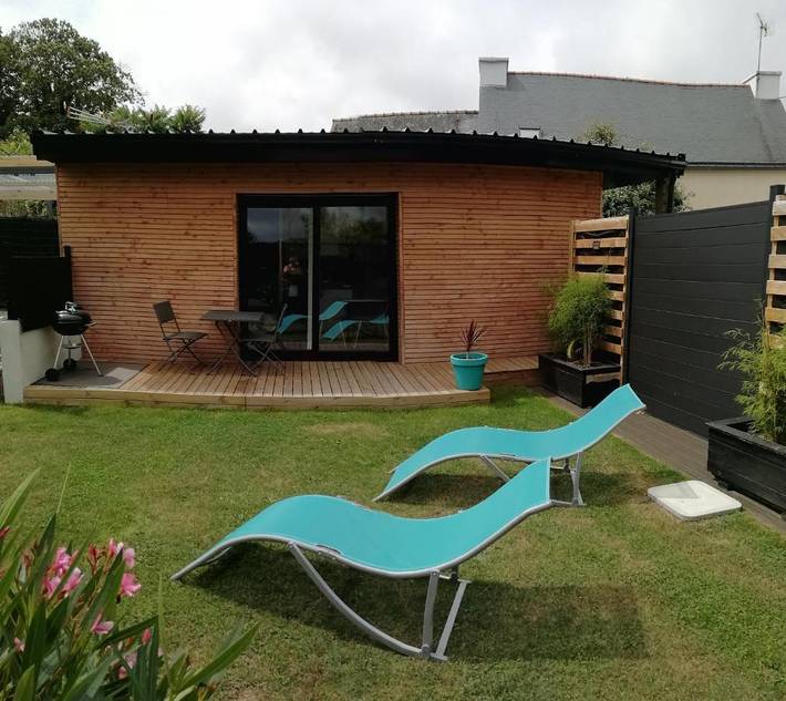 Gîte pour 2 personnes, avec jardin et vue à Mellac