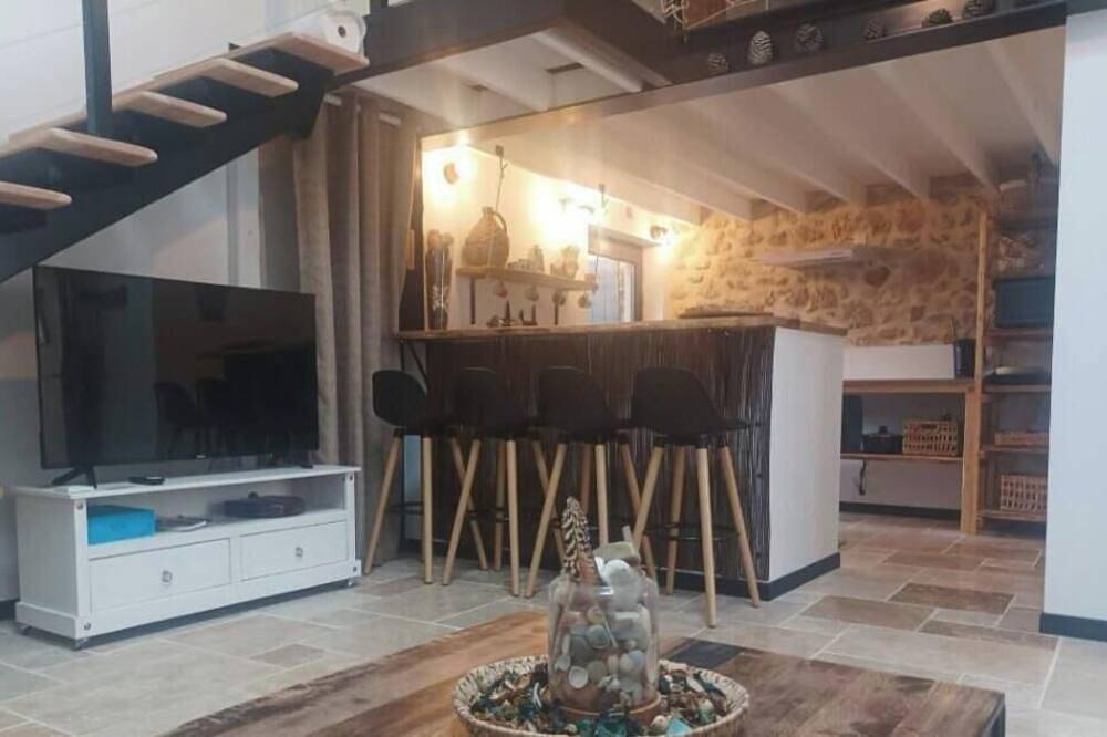 Ideal for curists, old barn of 50m2 restored with all comforts. in Casteljaloux, Nérac region