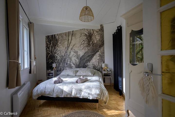 Location de vacances pour 4 personnes, avec jardin et vue à Thoiré-sur-Dinan