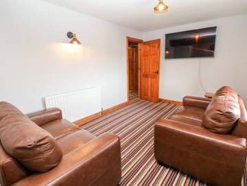 Log Cabin for 4 People in Bakewell, Peak District, Photo 4