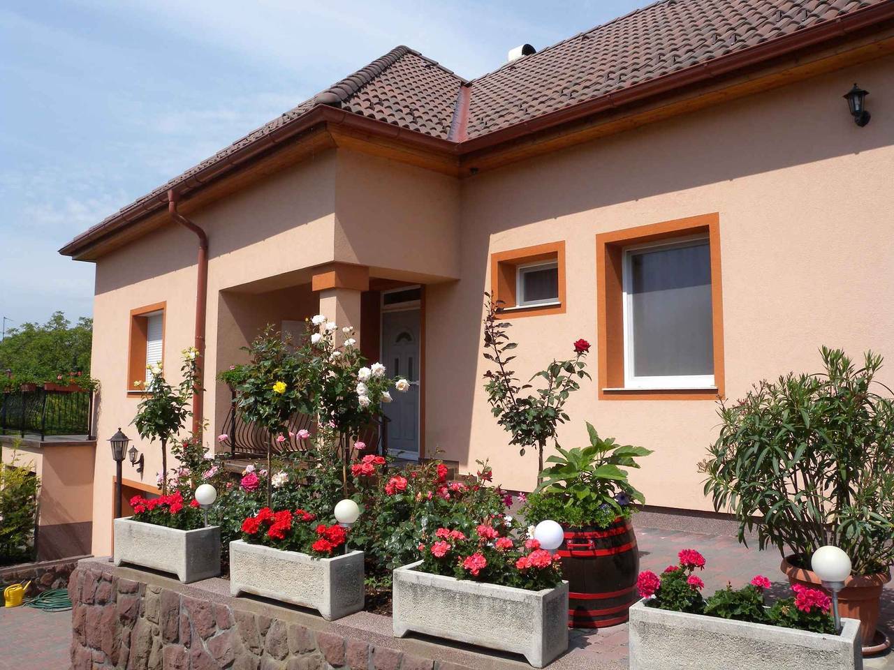 Ferienhaus mit Pool, Whirlpool und Klimaanlage  in Balatonfűzfő, Plattensee nordufer