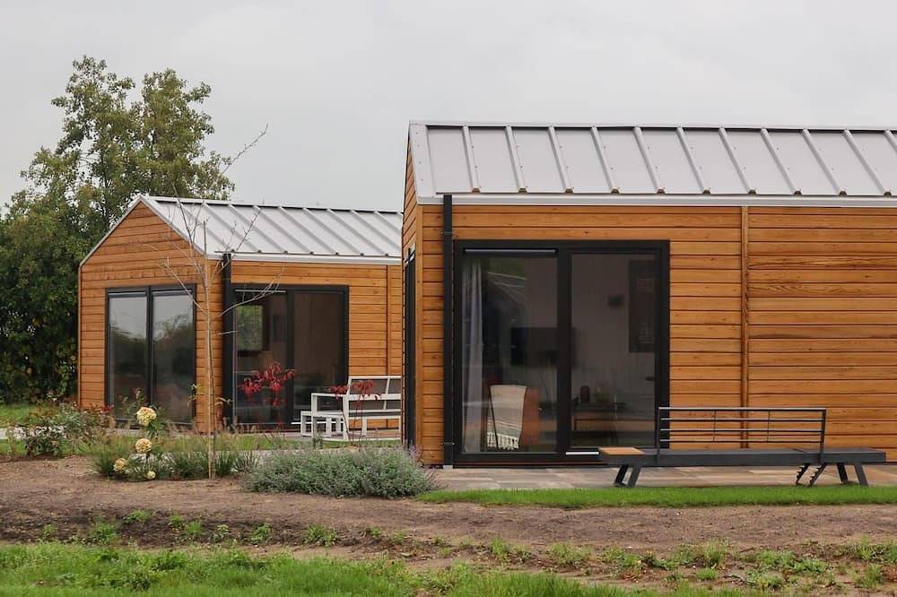 Chalet with 1 bedroom and a terrace in IJssel